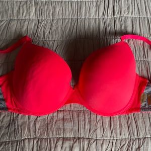 Victoria’s Secret PINK T-shirt bra